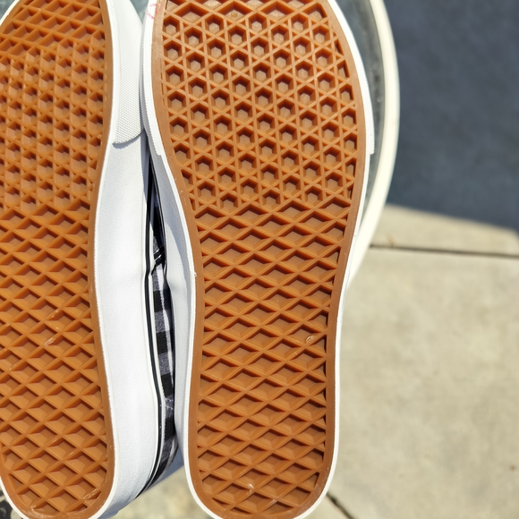 Vans Unisex Black and White Checkered Sneakers SzM-7.5 W-9. - Picture 8 of 12